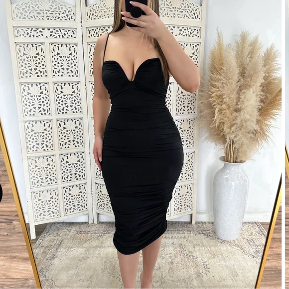 BLACK SPAGUETTI STRAP V WIRE RUCHED - Picture 3 of 4